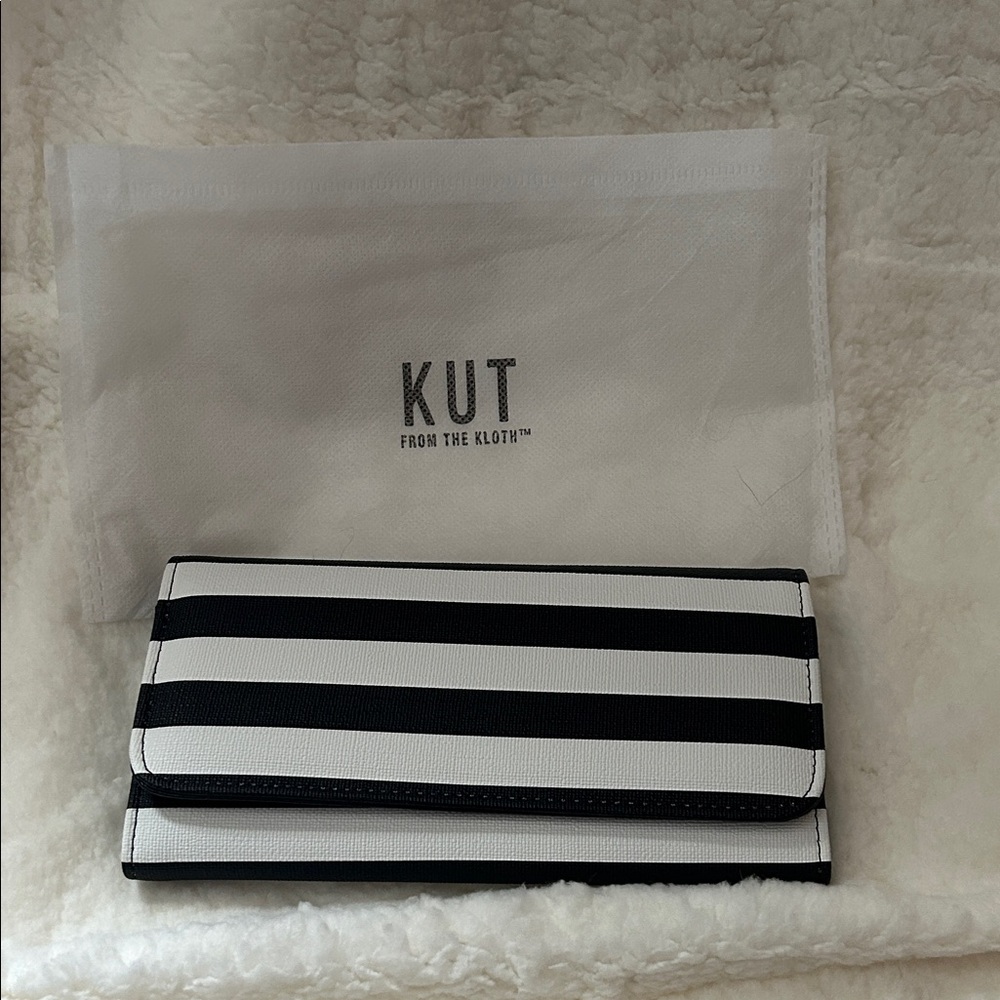 Kut from the Kloth Monochrome Striped Wallet